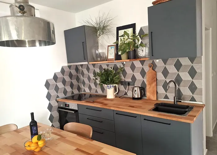 Matusan Palit55 * Rab Town